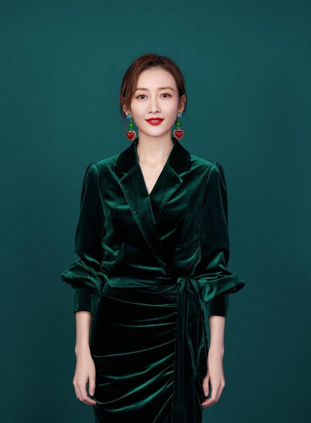 40岁王鸥再曝丑闻!\三寸黄泥地\中\现世报\轮番上演