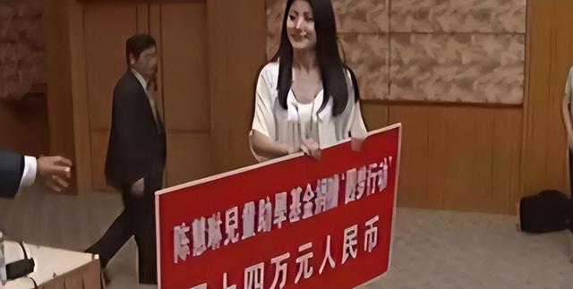 官宣16年后,52岁陈慧琳豪掷百万,撕下了内娱明星的假“面具”