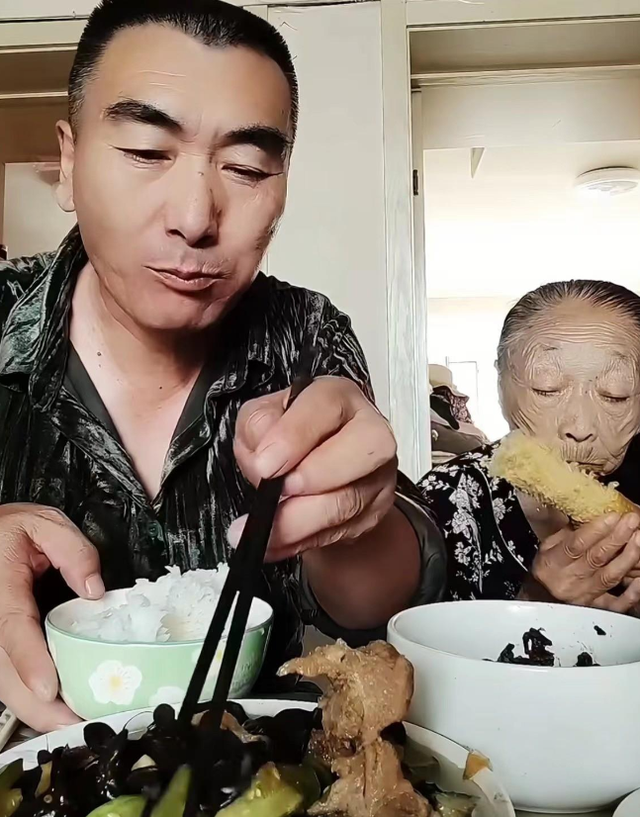 李玉成终于说出了实话 公开吐槽马玉琴年纪太大,结婚28年疑似后悔