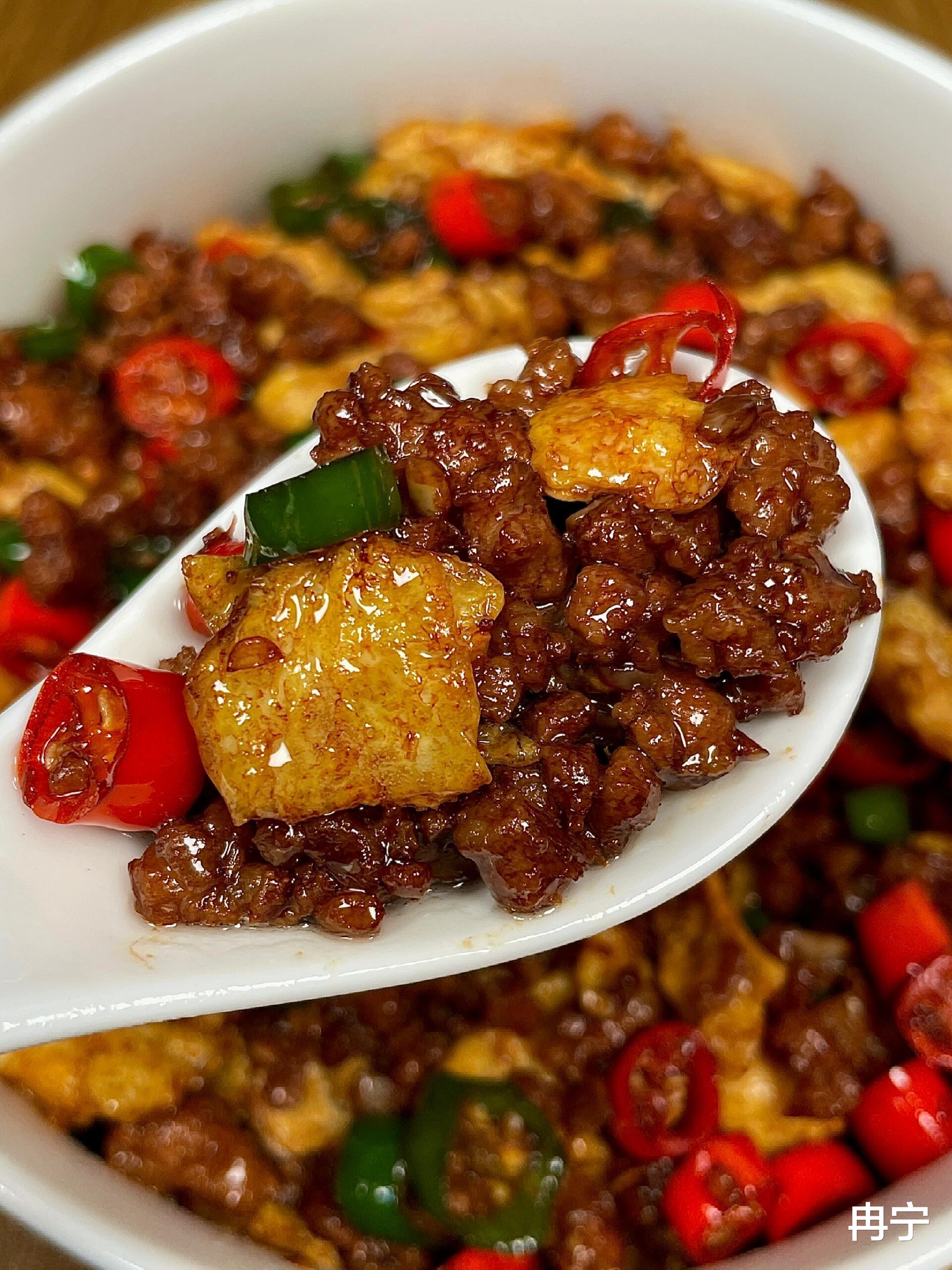 色香味俱全的尖椒肉沫炒鸡蛋