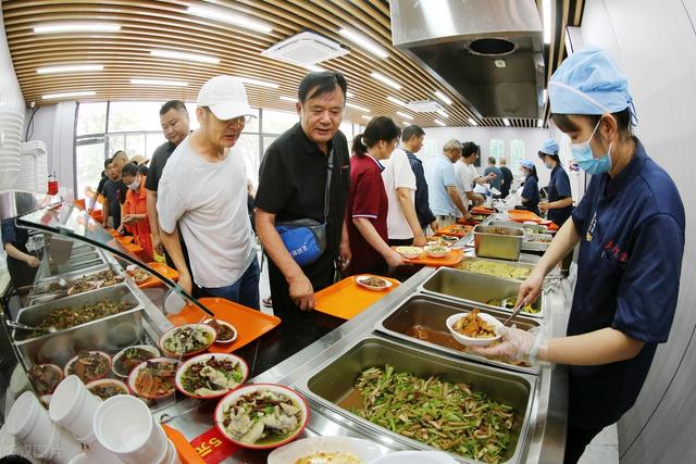 一村一食堂来了，一顿饭3-5元，真的可行吗？