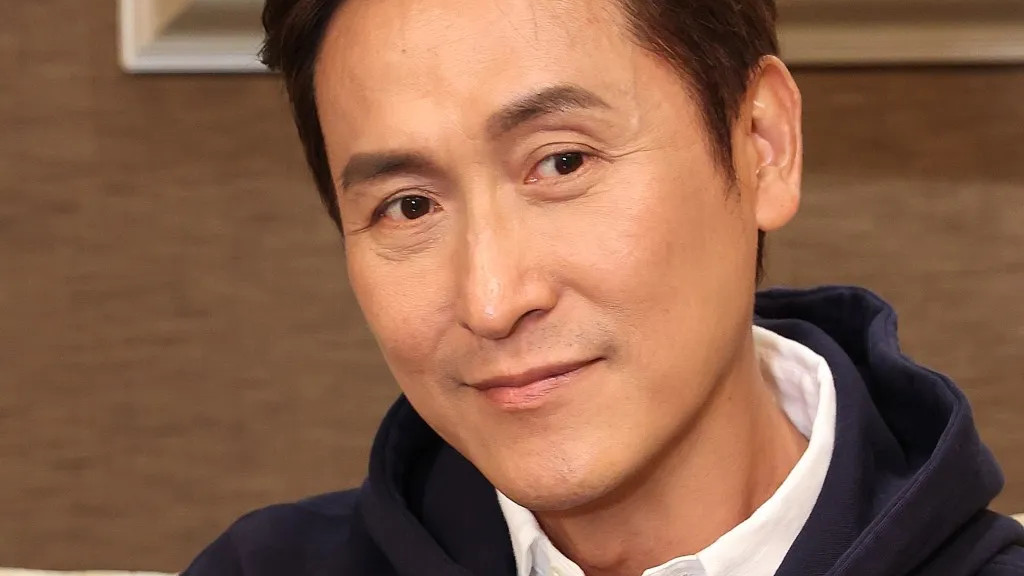 被指“样胶又多皱纹”！55岁TVB视帝大方回应：想起都觉得好笑！