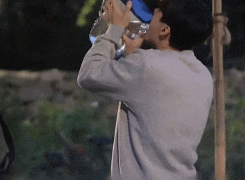 出道三十年,再次出席金鹰奖的何炅,面相变了:我忍黄磊很久了