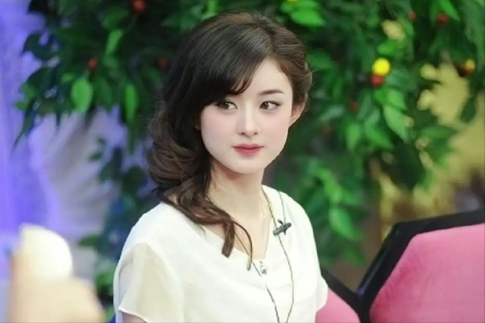 赵丽颖爆了!人民日报海外版点名,她这次连幕后都玩明白了?