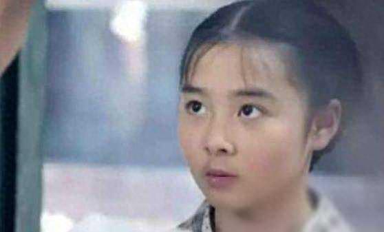 14岁荧屏初恋是释小龙,因好看被网友禁止整容,今30岁成这样
