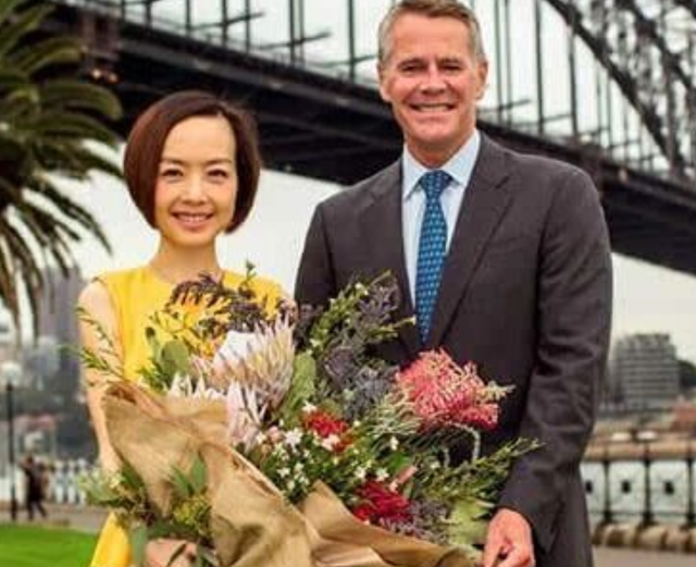 “央视一姐”到“查无此人”,54岁的鲁豫,终还是走到今天这步