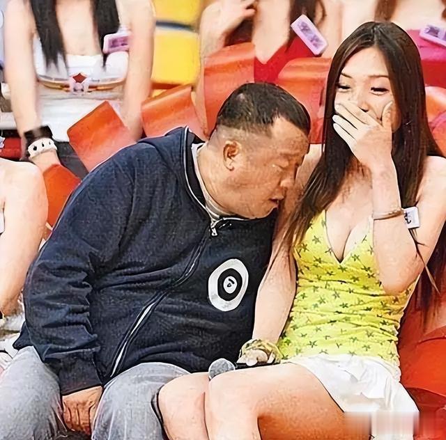 万万没想到，称霸香港的曾志伟，被二儿媳弄得“没脸见人”