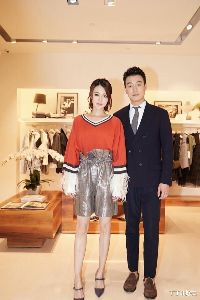 关悦与佟大为合体，带火了一种新穿法：针织衫+五分裤，时髦洋气