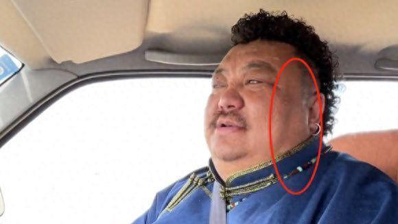 吃播网红恩克半年吃110只羊，眼神呆滞脸黑成炭，网友求他别吃了