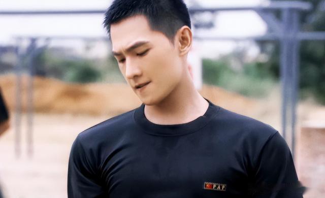 硅胶假身材、抱不起女主、连弓都拉不开!内娱男星虚到你无法想象