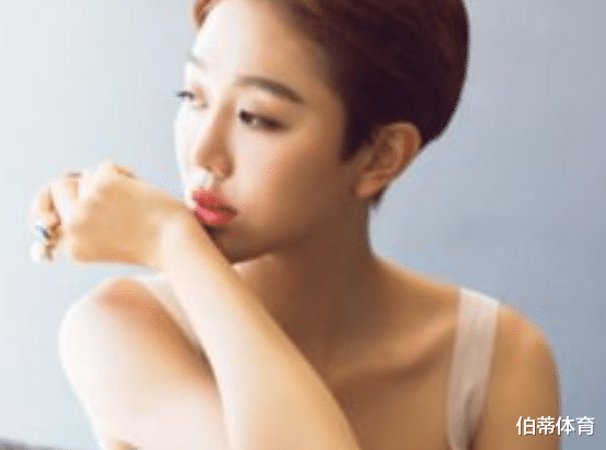 姜妍被曝已结婚多年,丈夫帅气正面照曝光!是北京某支行行长!