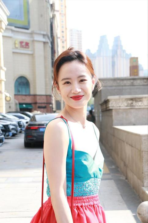 李梦发文承认恋情：我会幸福且充盈，好好演戏生活