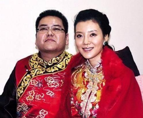 甩掉了40亿的山西首富, 车晓再次傍上富豪, 为了钱多丑的男人都要