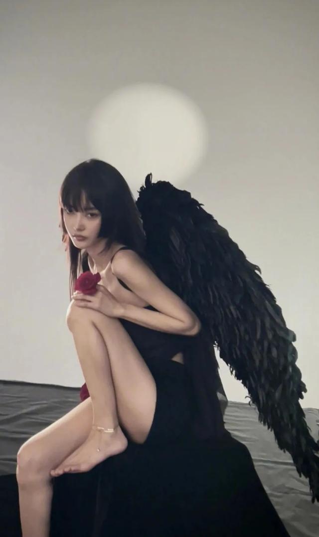 王校长严选!快手早期网红,美背大长腿身材颜值双在线!