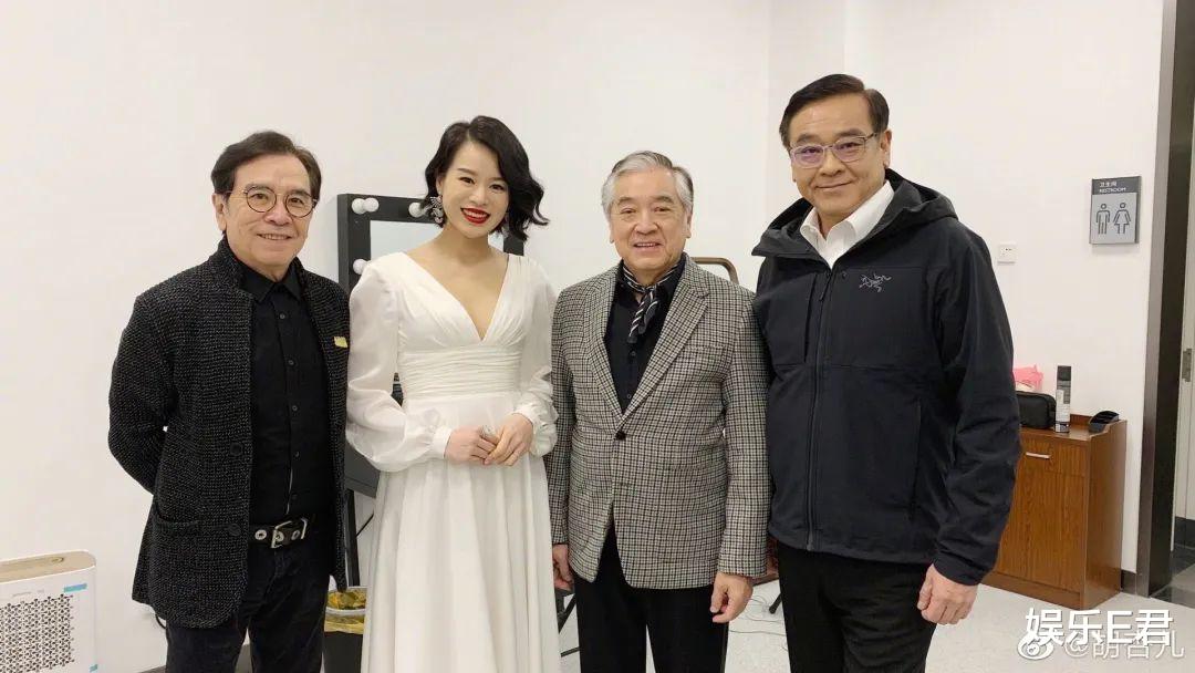 胡杏儿18年后重游佛罗伦萨，带着老公一起，寻找《冲上云霄》足迹