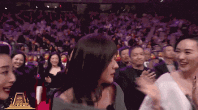 贾玲|火爆半年的贾玲,变了