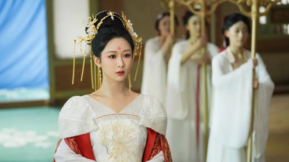 杨紫《长相思2》才播4集，就榜单第一，终于有可以让我熬夜狂追的国产剧了！