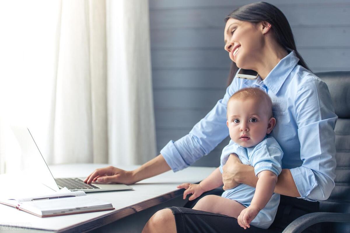 不可思议,居然这么多女人去谴责这个全职妈妈,真的不能共情吗?