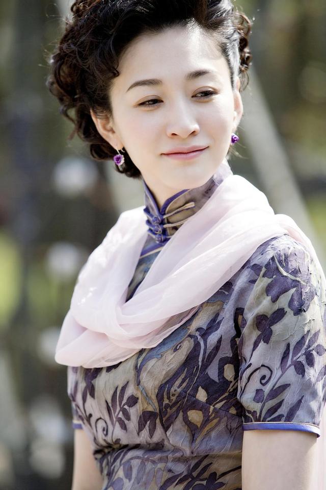 6位没有“上镜脸”的女星,真人惊为天人,荧屏中却平平无奇