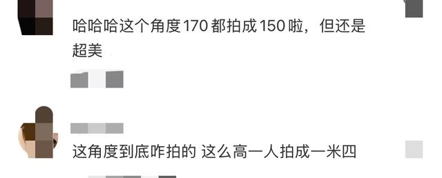 钟丽缇一家泰国度假，张伦硕海边直播给女儿拍照，跟亲爸爸没区别