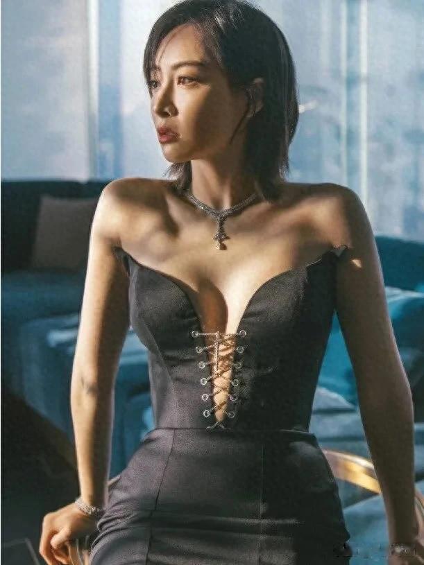 高清组图｜宋茜这大长腿快顶不住了，颜值与实力并存