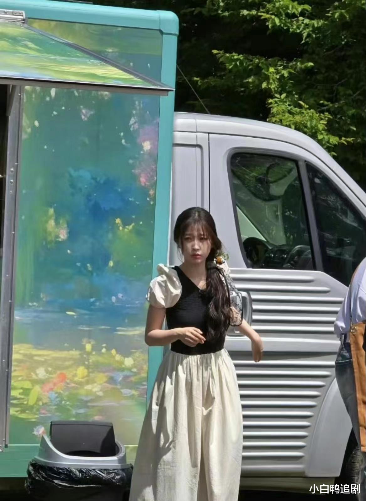 黄晓明新造型翻车!戴假头套,大热天穿毛衣,8年炒不出一个菜!