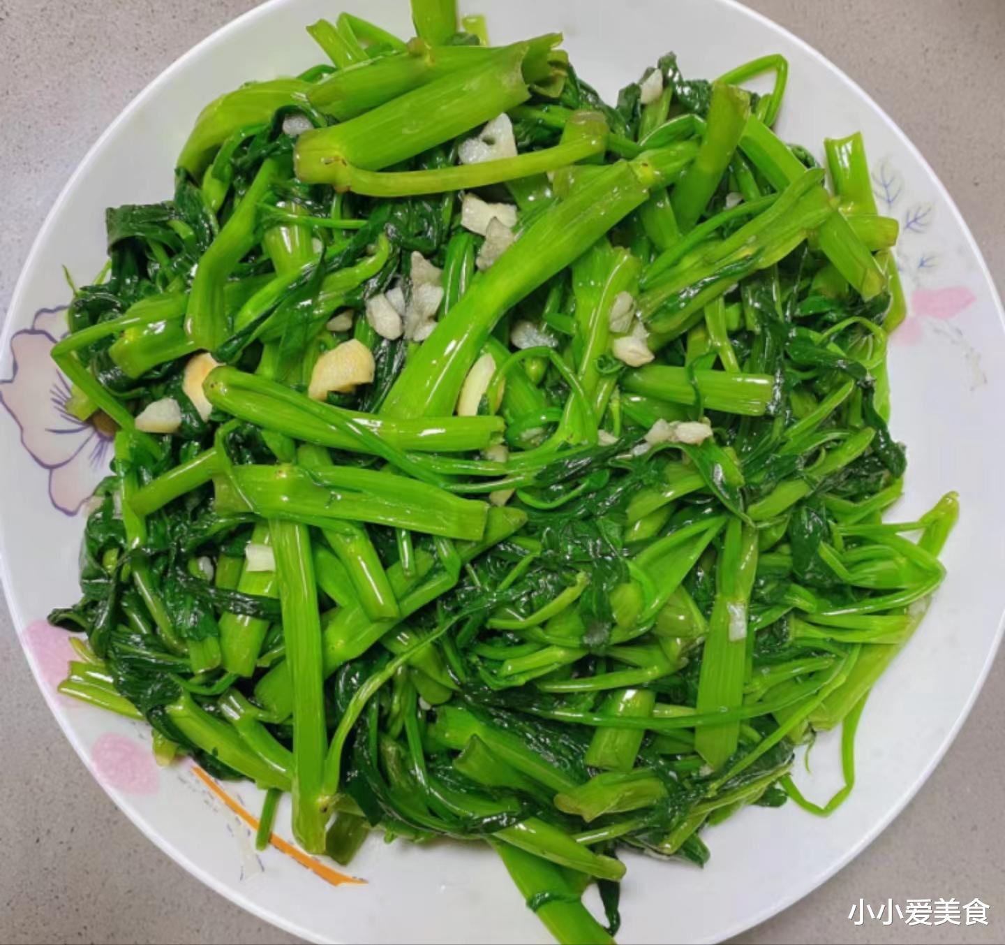 炒菜时,有人先放盐,有人后放盐,大厨:顺序错了,教你美味秘诀