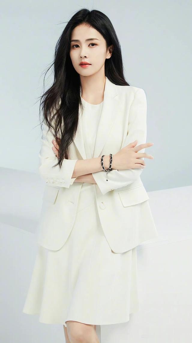 白鹿到底美不美?