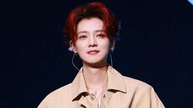 鹿晗曝涉毒、全平台封禁这天，戳穿他的真实处境，还是关晓彤聪明