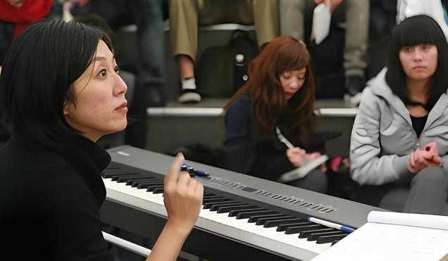 才华堪比李宗盛,替老公还债上亿,却惨遭背叛的她如今过得怎样?