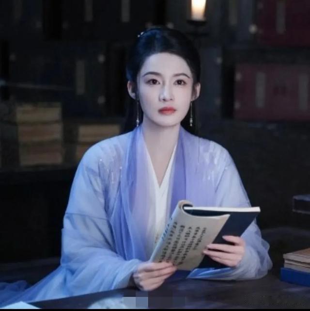 李沁《七夜雪》妆造爆火，古典美人风采再现荧屏！