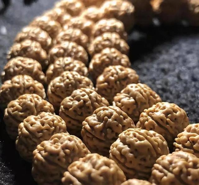 揭秘文玩圈那些不为人知的盘玩秘籍，你试过几个？