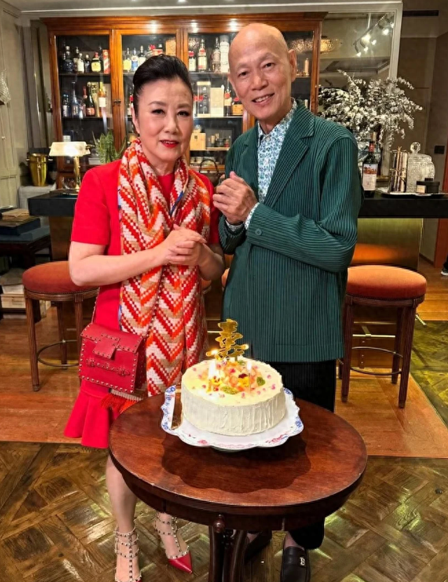 宁愿“丑得出奇”也不接受自然衰老，这5位男星已经“面目全非”