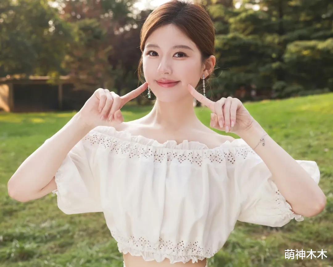 保质期太短？赵露思最新素颜照填充痕迹明显，离开精修油腻又浮肿