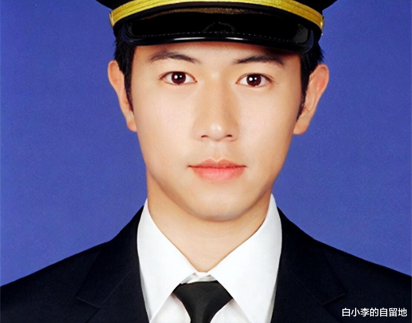 46岁陈键锋近照“吓人”,满脸肉变发福中年男,中年患遗传病