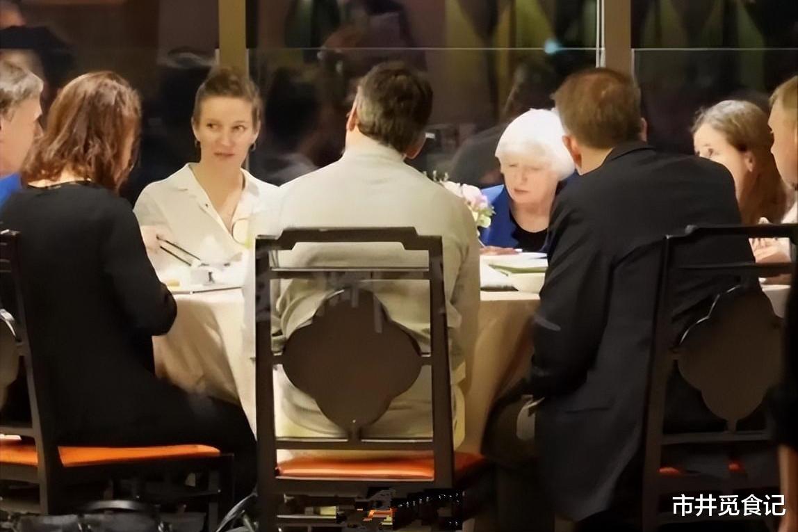 耶伦来华第一餐,广东老字号里点了16个菜,千元水平看看咋样?