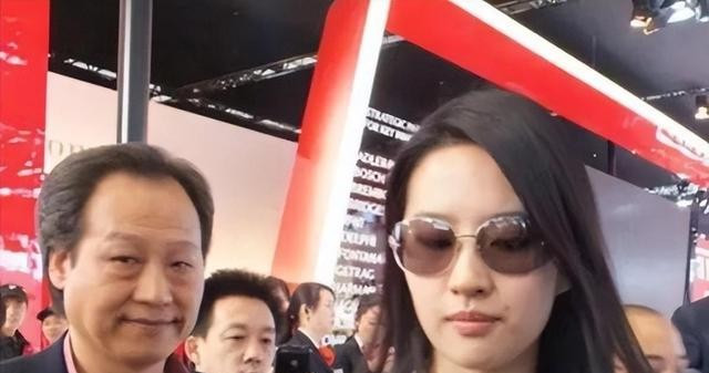 61岁的陈金飞，玩腻了就换？刘亦菲杨采钰成过去式，结局不出所料