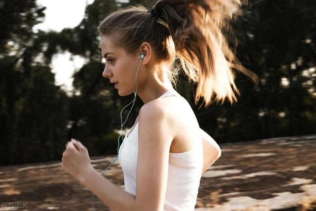 每天坚持晨跑，健康改变从此刻开始