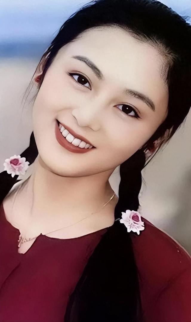 \大陆第一美人\陈红,让两大名导拜倒在石榴裙下,55岁活的像25岁