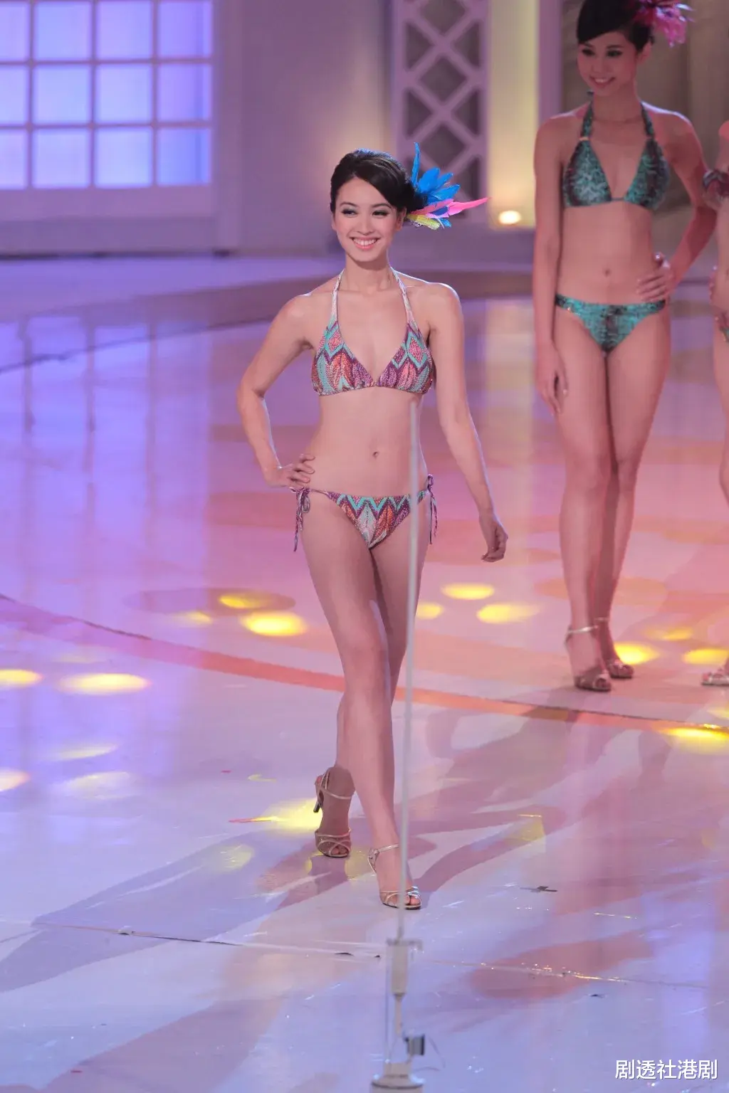 TVB“民选港姐”上围激增,网友大赞少女味十足,观众期望复出拍剧