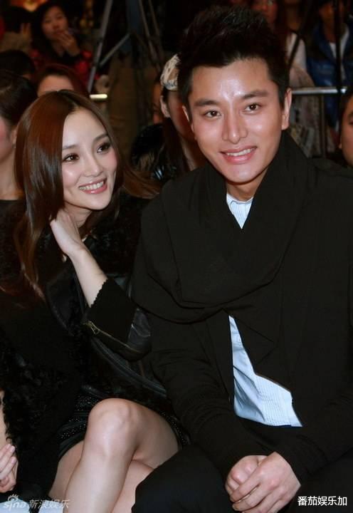 甜馨12岁生日母女写真柔美认不出,太像贾乃亮,李小璐晒照庆生