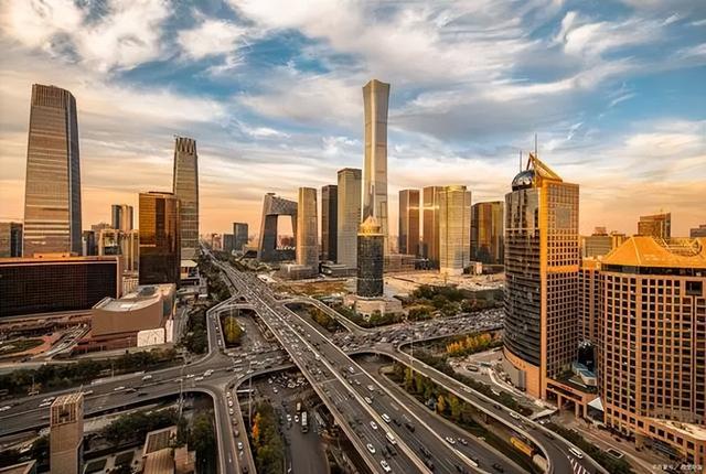 她陪伴陈道明8年，2亿身价不求名分，转身嫁王菲初恋成人生赢家