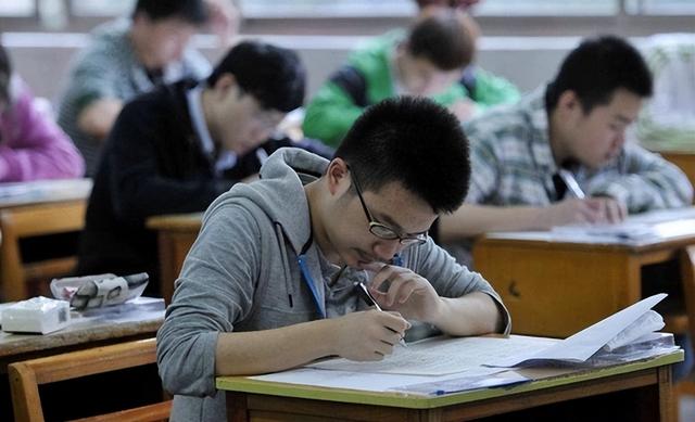 国家还是出手了，春招来七千多家央国企，但门槛却把大学生看笑了