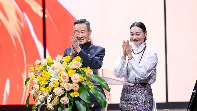 没拿过奖还敢当评委，金鸡奖评委惹争议，网友：靠资历熬上去了？