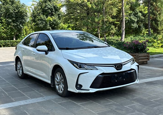 开完丰田卡罗拉，再开朋友的大众朗逸，车主：它们的差别还真不小