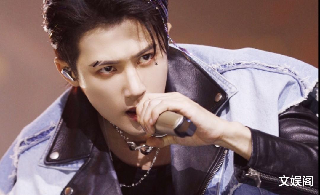 凭演技出圈,恋爱绯闻比较多,但檀健次真实感情生活扑朔迷离