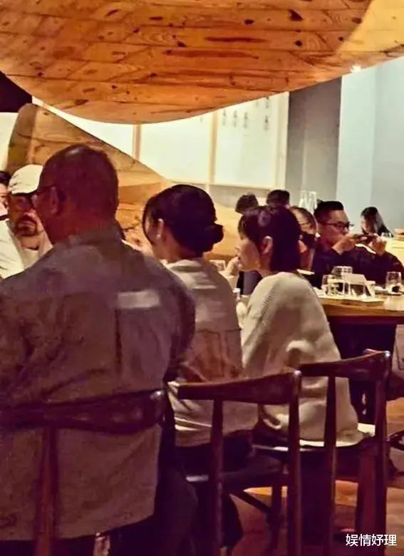 具俊晔高调亮相!大S变身小鸟依人,52岁韩星的3个惊人细节曝光