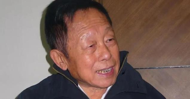 春晚至今都后悔请她,捧了个“白眼狼”,导演:当时我都不想活了