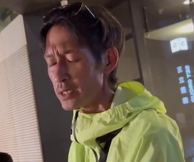 过气明星有多惨：背负百万债务，穷到下跪找工作，如今靠资助生活