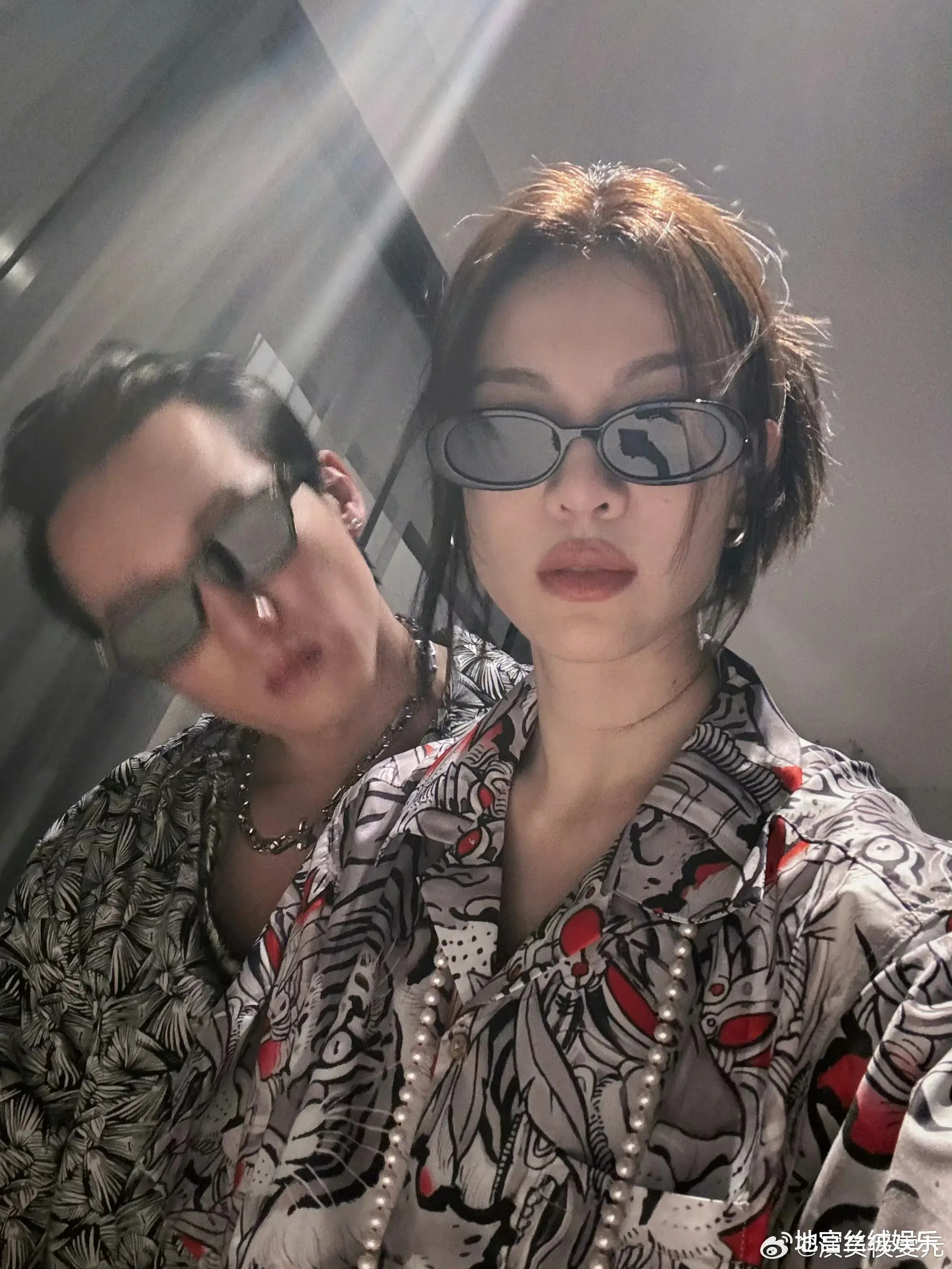 钟楚曦侯雯元旅游对比!她容光焕发,他精神涣散,网友:正常操作